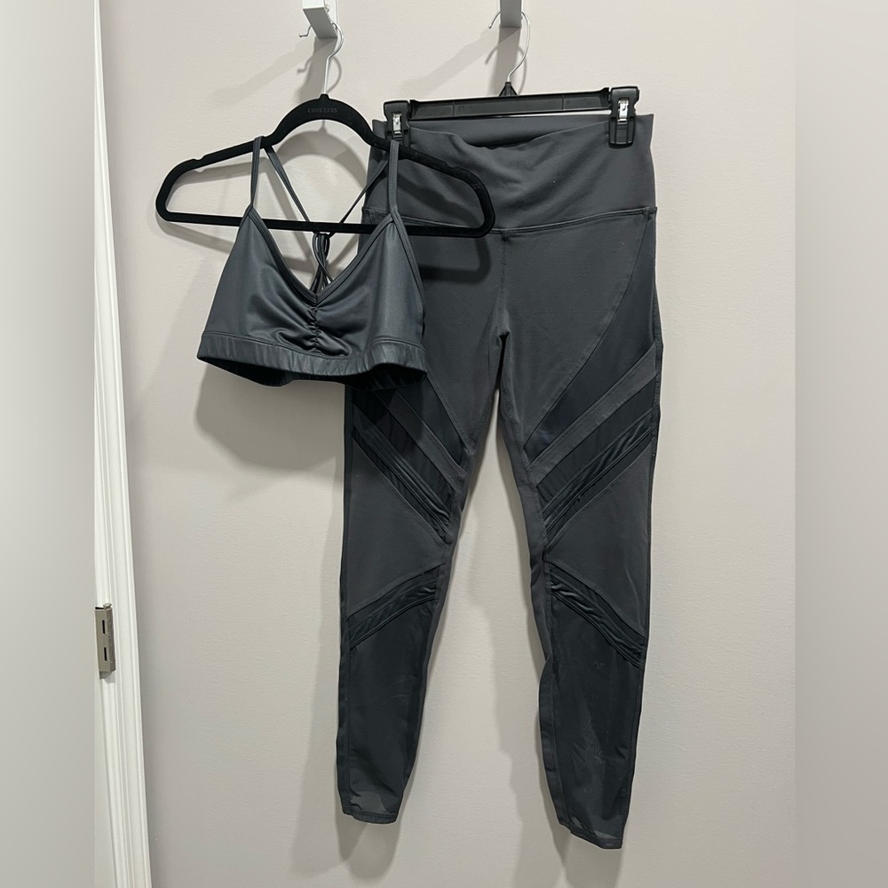ALO Yoga Leggings L & Bra L Bundle Dark Gray
